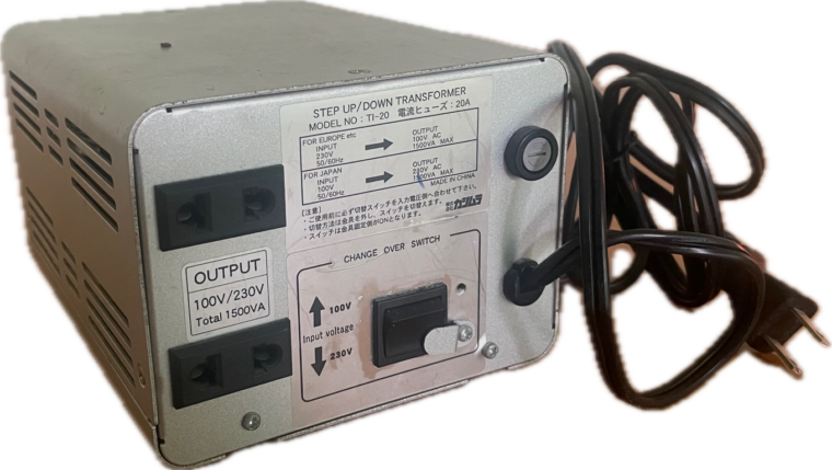 カシムラ製TI-20 アップダウン変圧器(220-240V地域用)1500VA Amazon.co.jp: カシムラ(Kashimura) 海外国内用 変圧器 AC 220V
